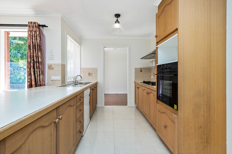 Photo - 11 Dewpond Walk, Croydon South VIC 3136 - Image 3