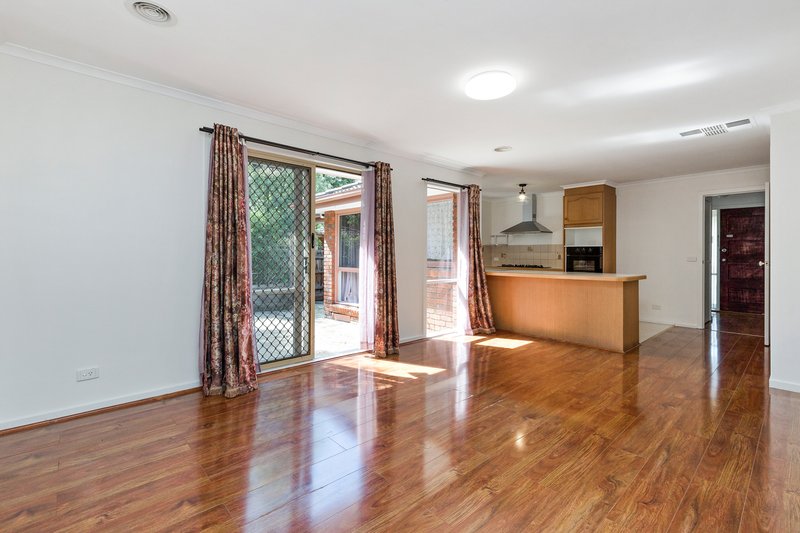 Photo - 11 Dewpond Walk, Croydon South VIC 3136 - Image 4