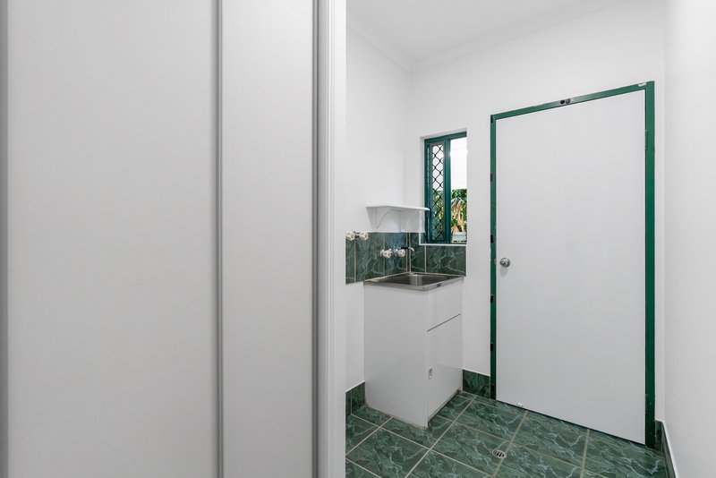 Photo - 11 Dolphin Close, Kewarra Beach QLD 4879 - Image 15