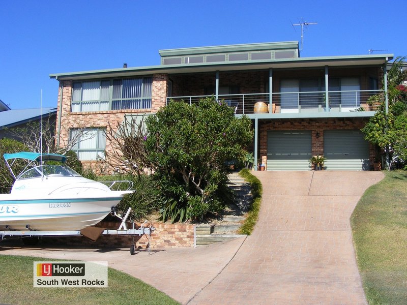 Photo - 11 Dolphin Crescent, South West Rocks NSW 2431 - Image 24