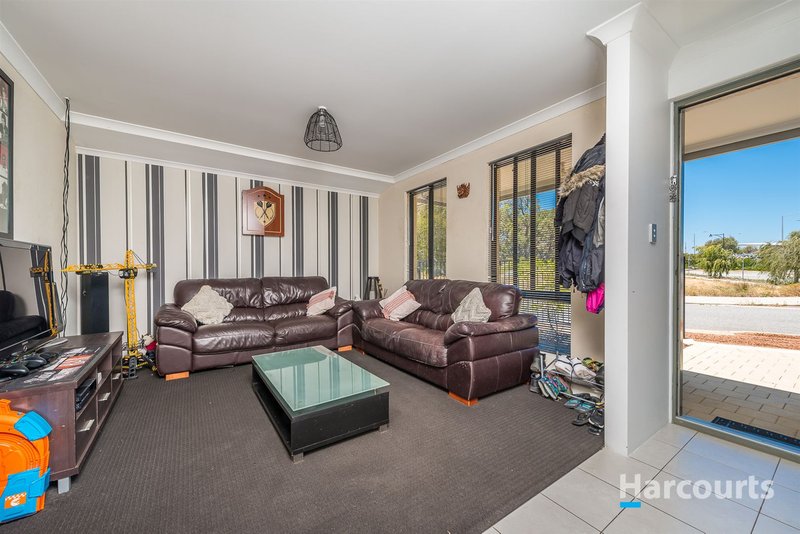 Photo - 11 Doncaster Grange, Butler WA 6036 - Image 3