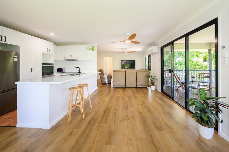 Photo - 11 Donegal Place, The Gap QLD 4061 - Image 5