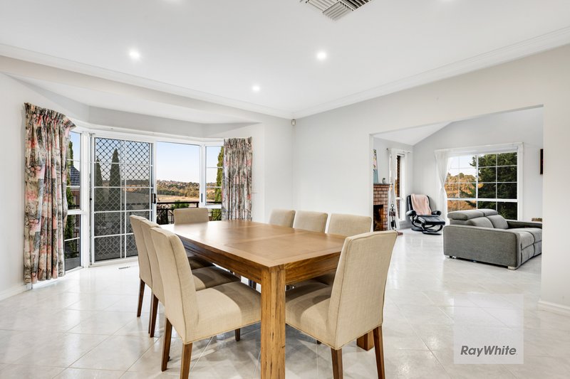 Photo - 11 Dorset Drive, Greenvale VIC 3059 - Image 15