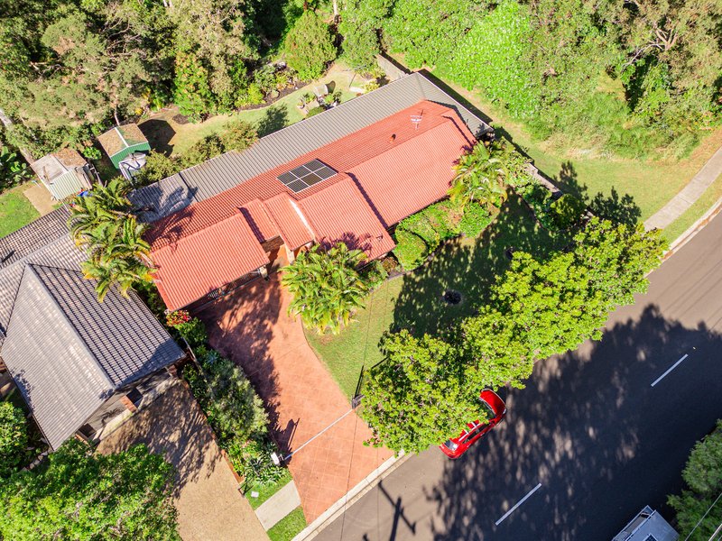 Photo - 11 Dorset Drive, Springwood QLD 4127 - Image 2