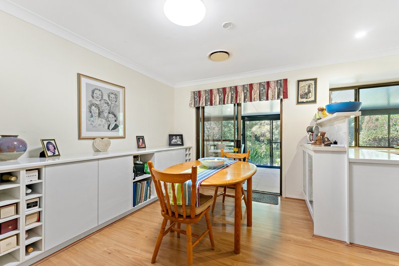 Photo - 11 Dorset Drive, Springwood QLD 4127 - Image 9