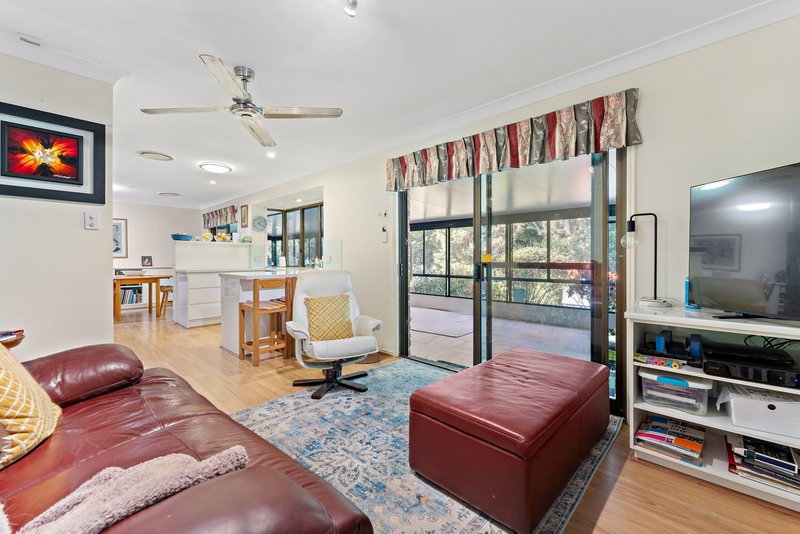 Photo - 11 Dorset Drive, Springwood QLD 4127 - Image 10