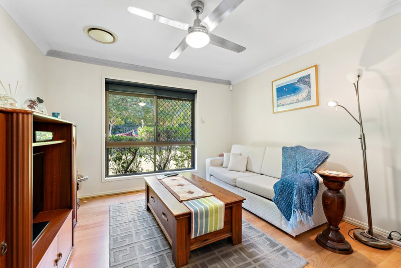 Photo - 11 Dorset Drive, Springwood QLD 4127 - Image 11