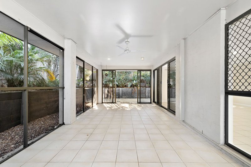 Photo - 11 Dotterel Crescent, North Lakes QLD 4509 - Image 3