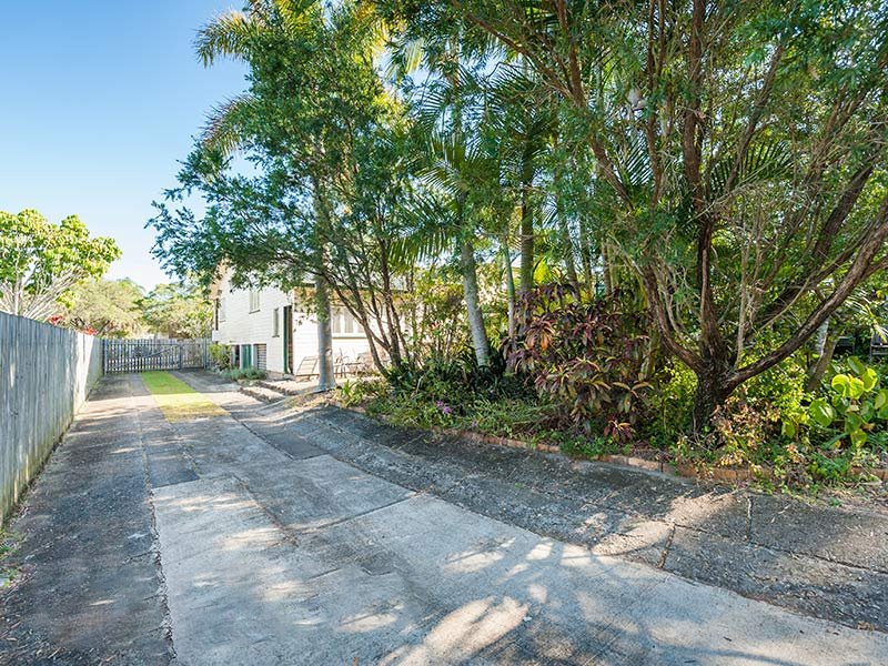 Photo - 11 Douglas Street, Woodridge QLD 4114 - Image 2