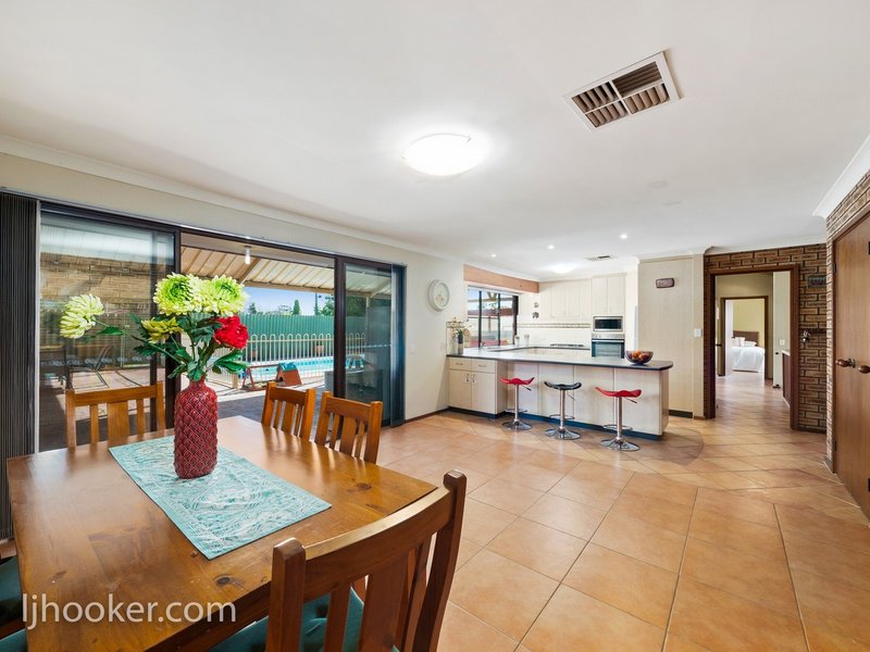 Photo - 11 Doune Place, Willetton WA 6155 - Image 10