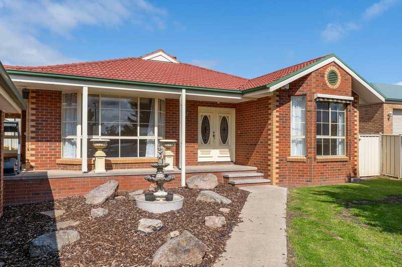 11 Doyle Crescent, Seymour VIC 3660