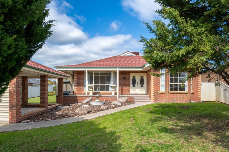 Photo - 11 Doyle Crescent, Seymour VIC 3660 - Image 2