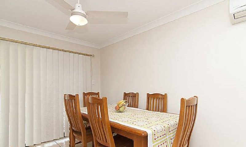 Photo - 11 Dracon Street, Regents Park QLD 4118 - Image 4