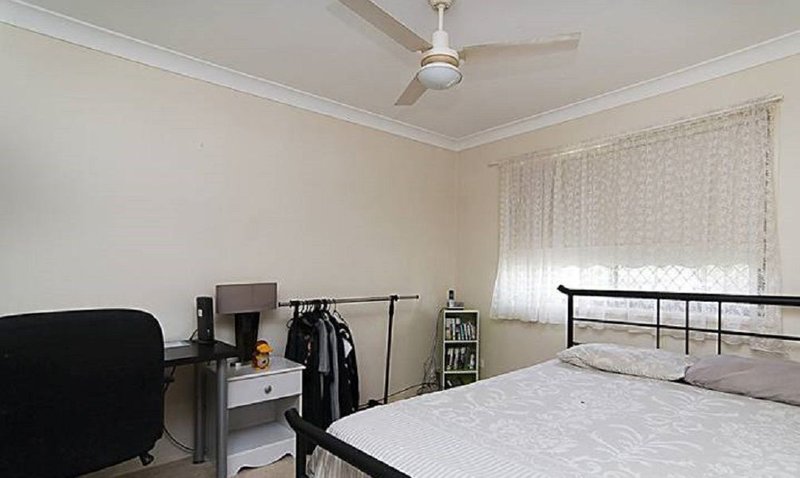 Photo - 11 Dracon Street, Regents Park QLD 4118 - Image 8