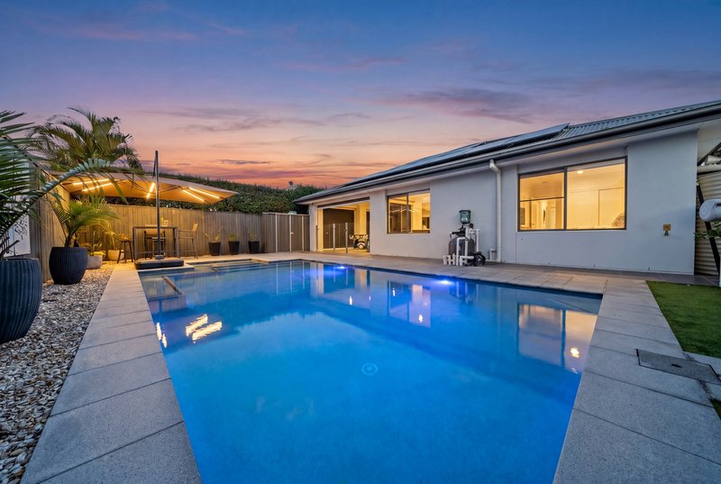 Photo - 11 Drafters Crescent, Maudsland QLD 4210 - Image 2