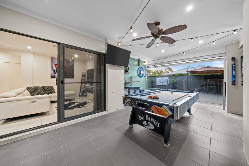 Photo - 11 Drafters Crescent, Maudsland QLD 4210 - Image 5