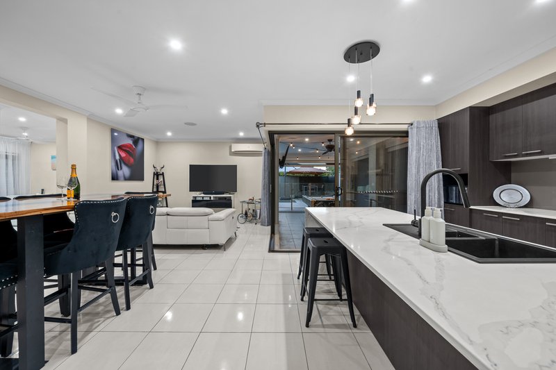 Photo - 11 Drafters Crescent, Maudsland QLD 4210 - Image 10
