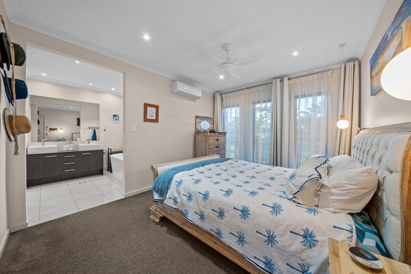 Photo - 11 Drafters Crescent, Maudsland QLD 4210 - Image 17