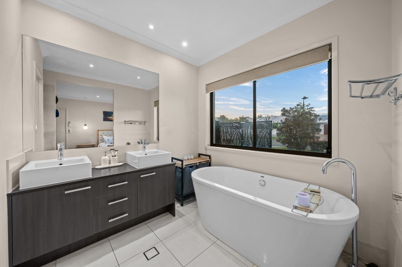Photo - 11 Drafters Crescent, Maudsland QLD 4210 - Image 19