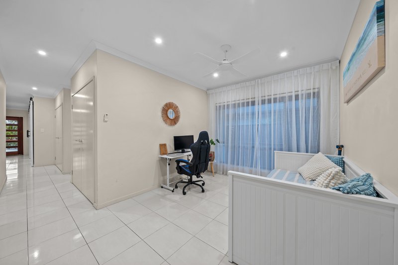 Photo - 11 Drafters Crescent, Maudsland QLD 4210 - Image 23