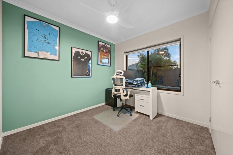 Photo - 11 Drafters Crescent, Maudsland QLD 4210 - Image 24