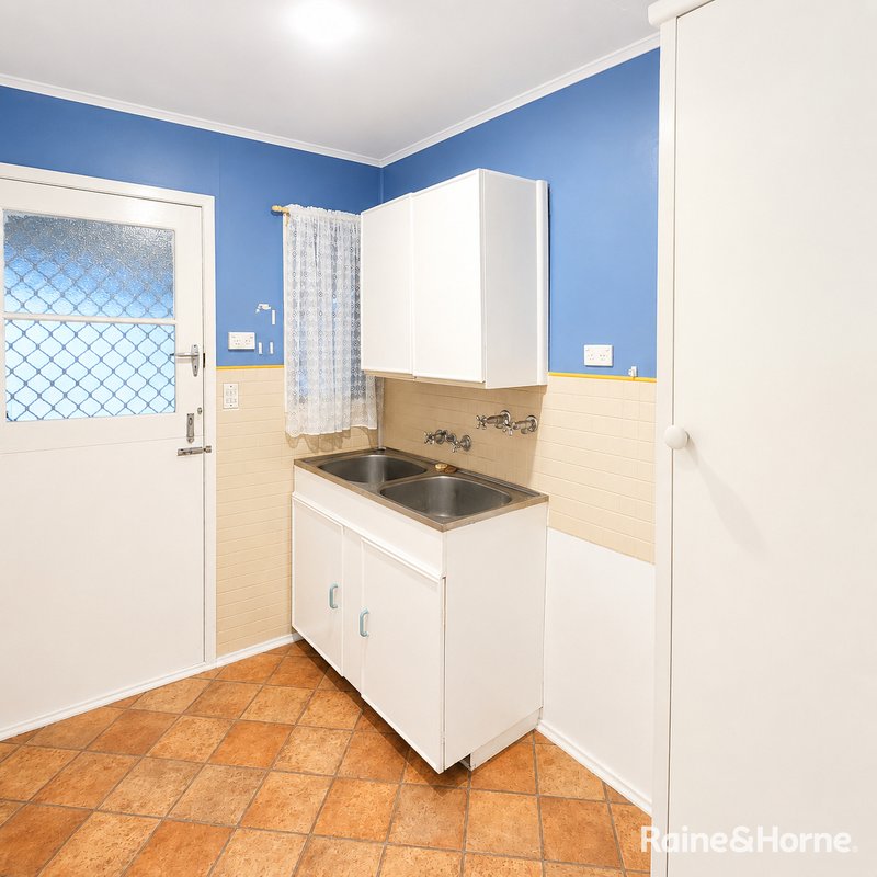 Photo - 11 Drummer Street, Toolooa QLD 4680 - Image 11