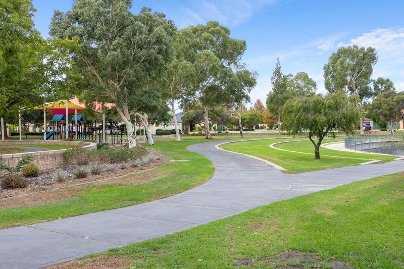 Photo - 11 Dryandra Elbow , Atwell WA 6164 - Image 24