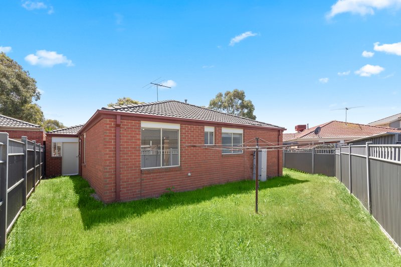 Photo - 11 Duck Haven Place, Tarneit VIC 3029 - Image 12