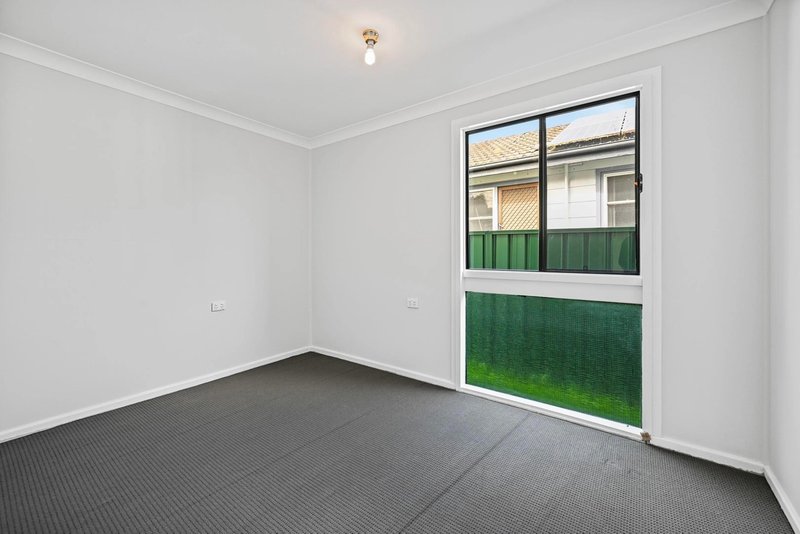 Photo - 11 Duckenfield Avenue, Woodberry NSW 2322 - Image 7