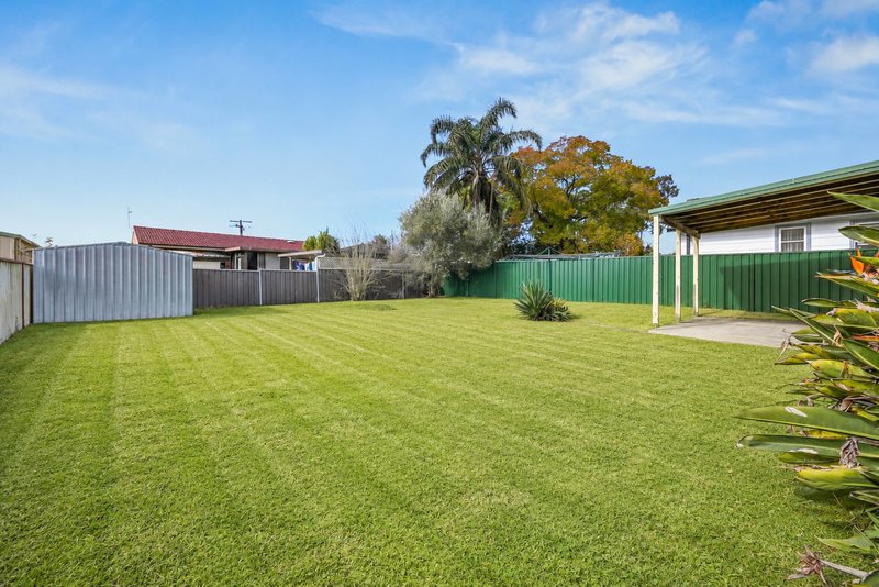 Photo - 11 Duckenfield Avenue, Woodberry NSW 2322 - Image 9