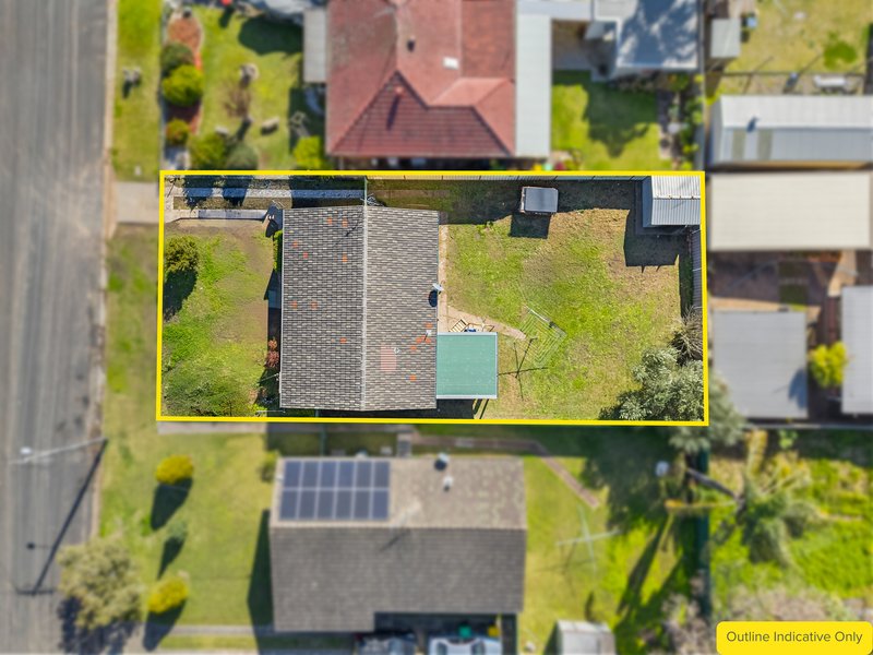 Photo - 11 Duckenfield Avenue, Woodberry NSW 2322 - Image 10