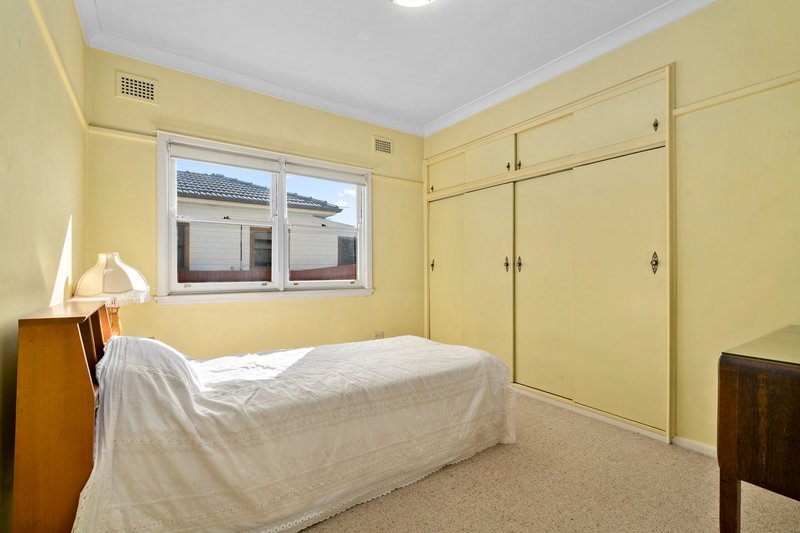 Photo - 11 Duke Street, Canley Heights NSW 2166 - Image 9