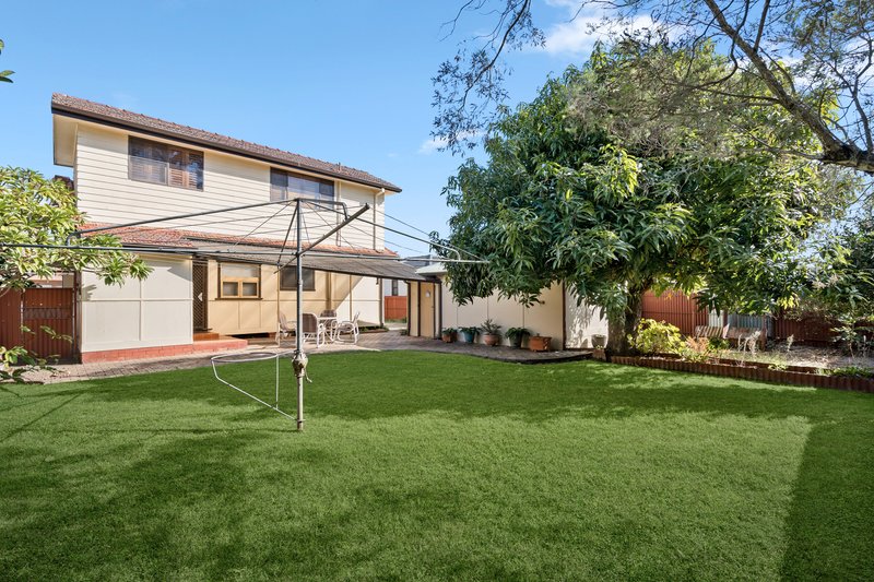 Photo - 11 Duke Street, Canley Heights NSW 2166 - Image 10