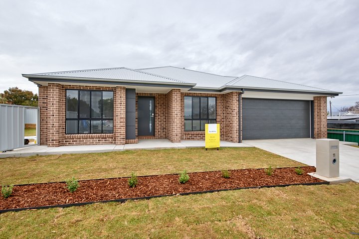 11 Duke Street, Junee NSW 2663