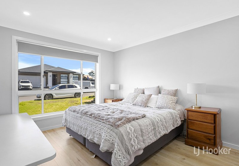 Photo - 11 Dulcimere Street, Tahmoor NSW 2573 - Image 3