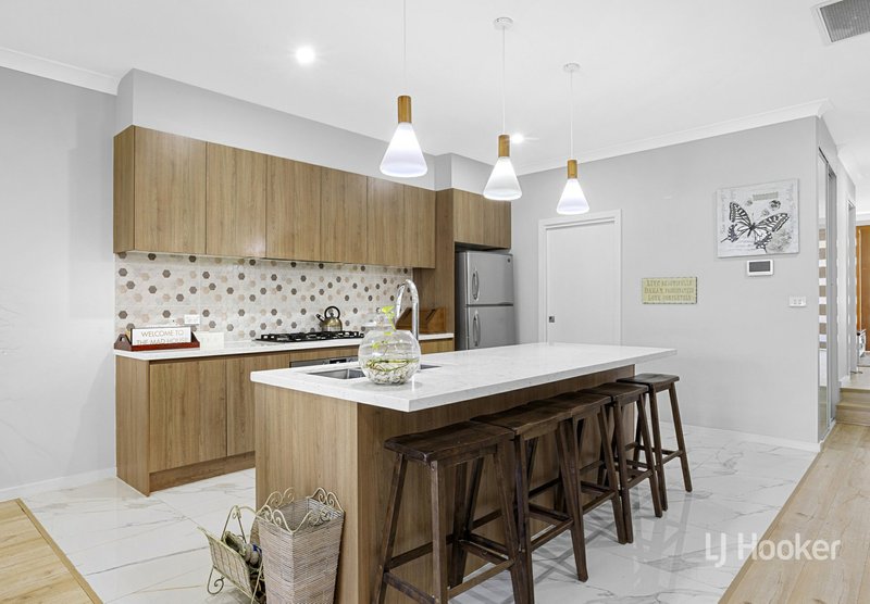 Photo - 11 Dulcimere Street, Tahmoor NSW 2573 - Image 6