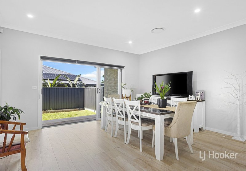 Photo - 11 Dulcimere Street, Tahmoor NSW 2573 - Image 7