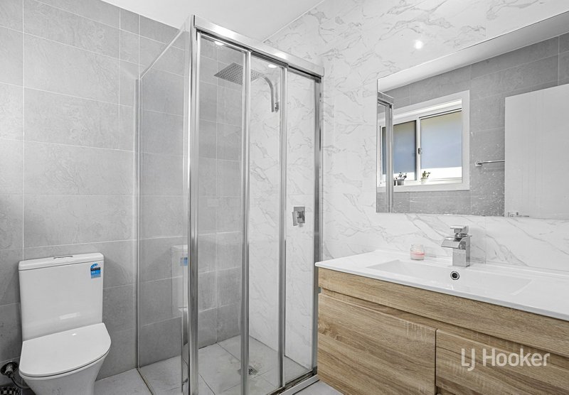 Photo - 11 Dulcimere Street, Tahmoor NSW 2573 - Image 10