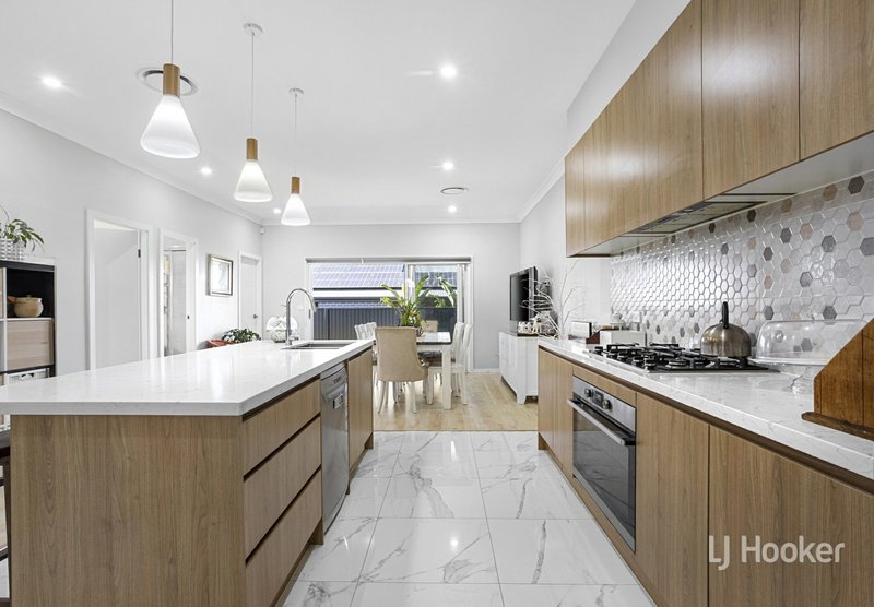 Photo - 11 Dulcimere Street, Tahmoor NSW 2573 - Image 11