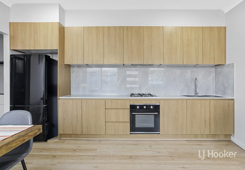 Photo - 11 Dulcimere Street, Tahmoor NSW 2573 - Image 14