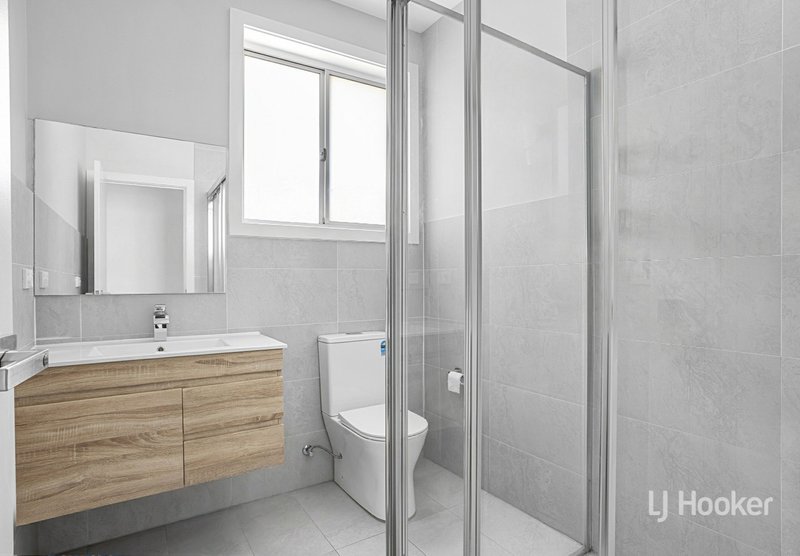 Photo - 11 Dulcimere Street, Tahmoor NSW 2573 - Image 15