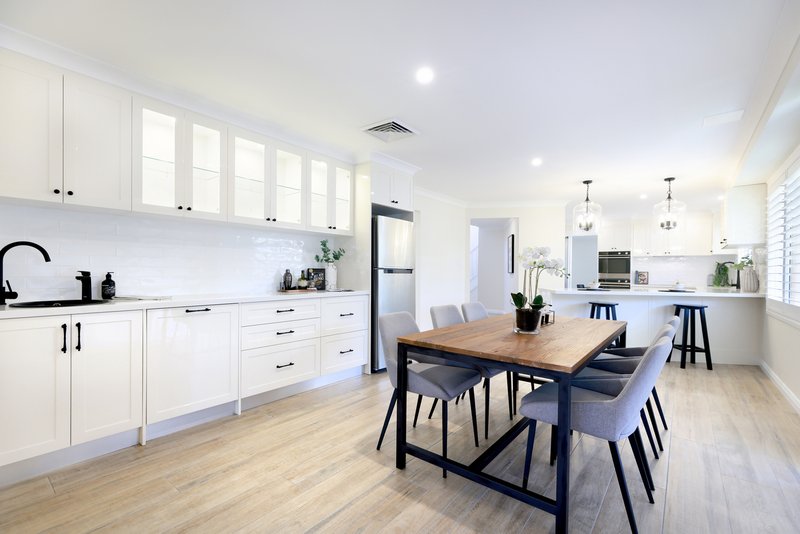 Photo - 11 Duncan Close, Glenmore Park NSW 2745 - Image 5