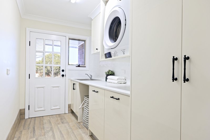 Photo - 11 Duncan Close, Glenmore Park NSW 2745 - Image 10