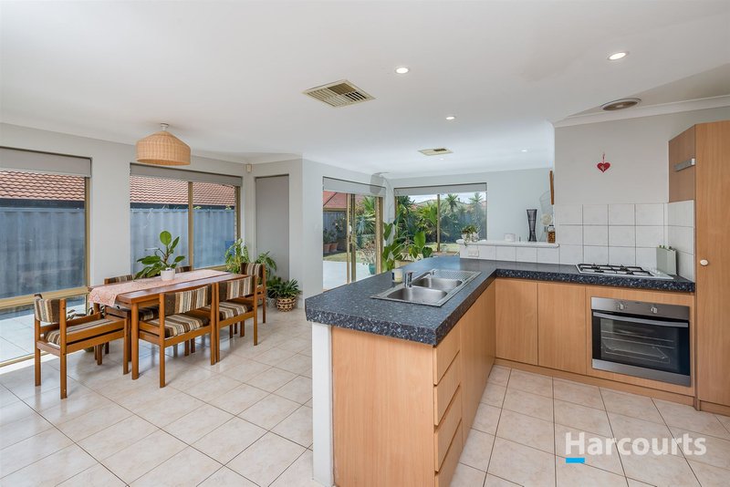 Photo - 11 Duncombe Grove, Quinns Rocks WA 6030 - Image 4