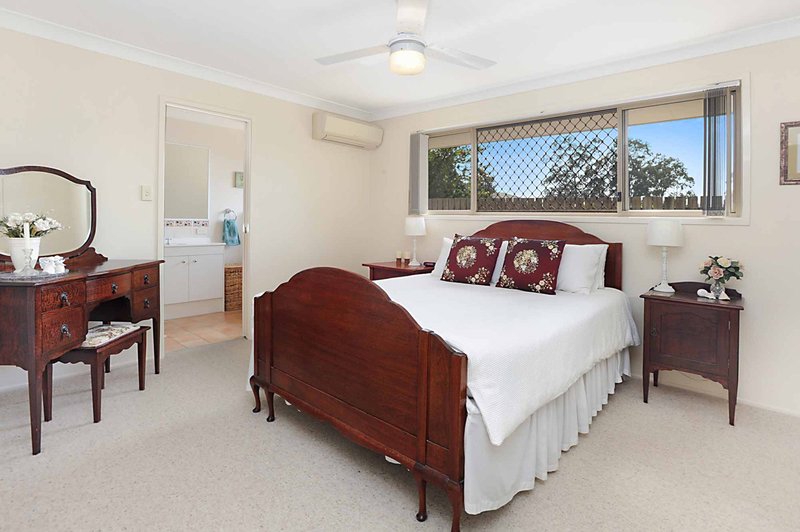 Photo - 11 Dundee Place, Upper Kedron QLD 4055 - Image 7