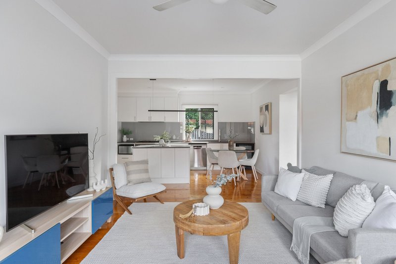 Photo - 11 Dunsford Street, Zillmere QLD 4034 - Image 3