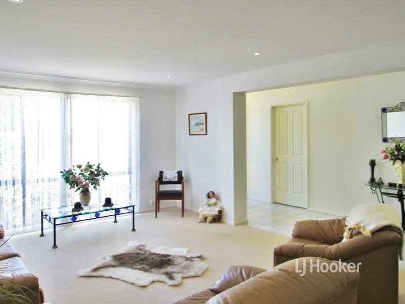 Photo - 11 Durnford Place, St Georges Basin NSW 2540 - Image 3