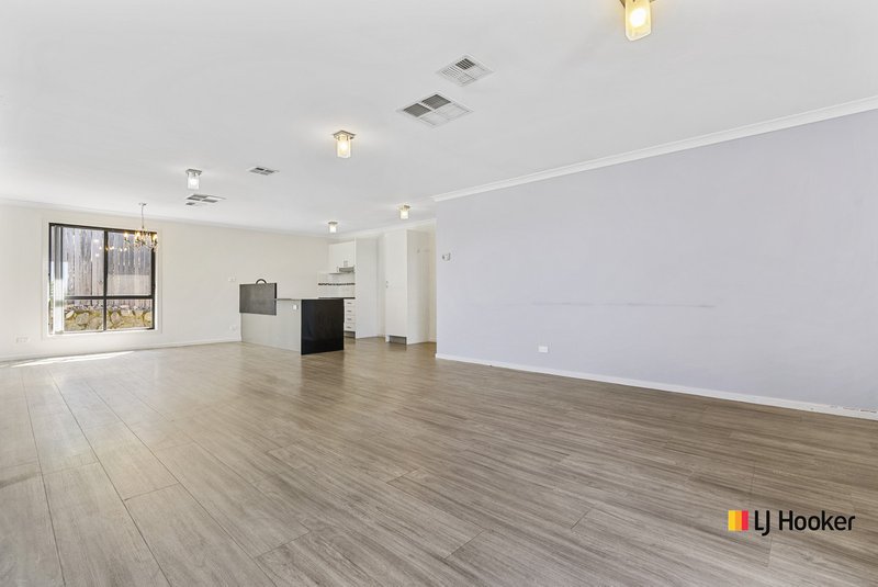 Photo - 11 Dyindan Street, Ngunnawal ACT 2913 - Image 4