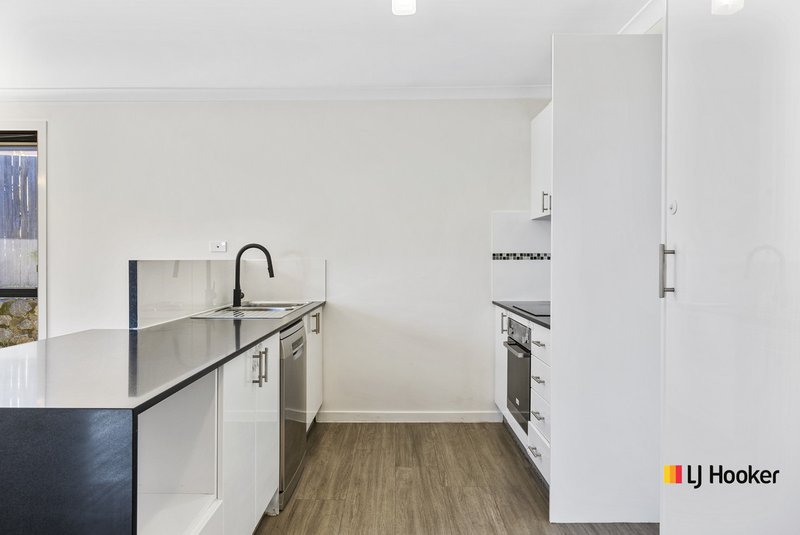 Photo - 11 Dyindan Street, Ngunnawal ACT 2913 - Image 6