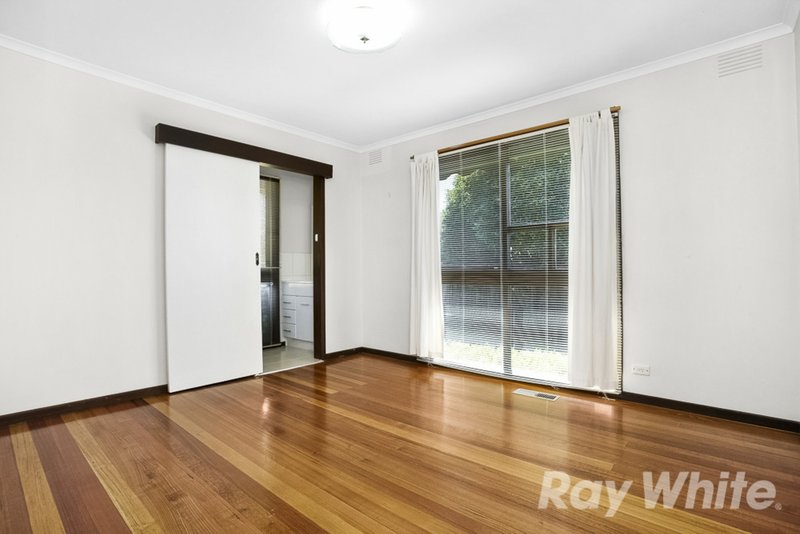 Photo - 11 Ealing Court, Glen Waverley VIC 3150 - Image 6